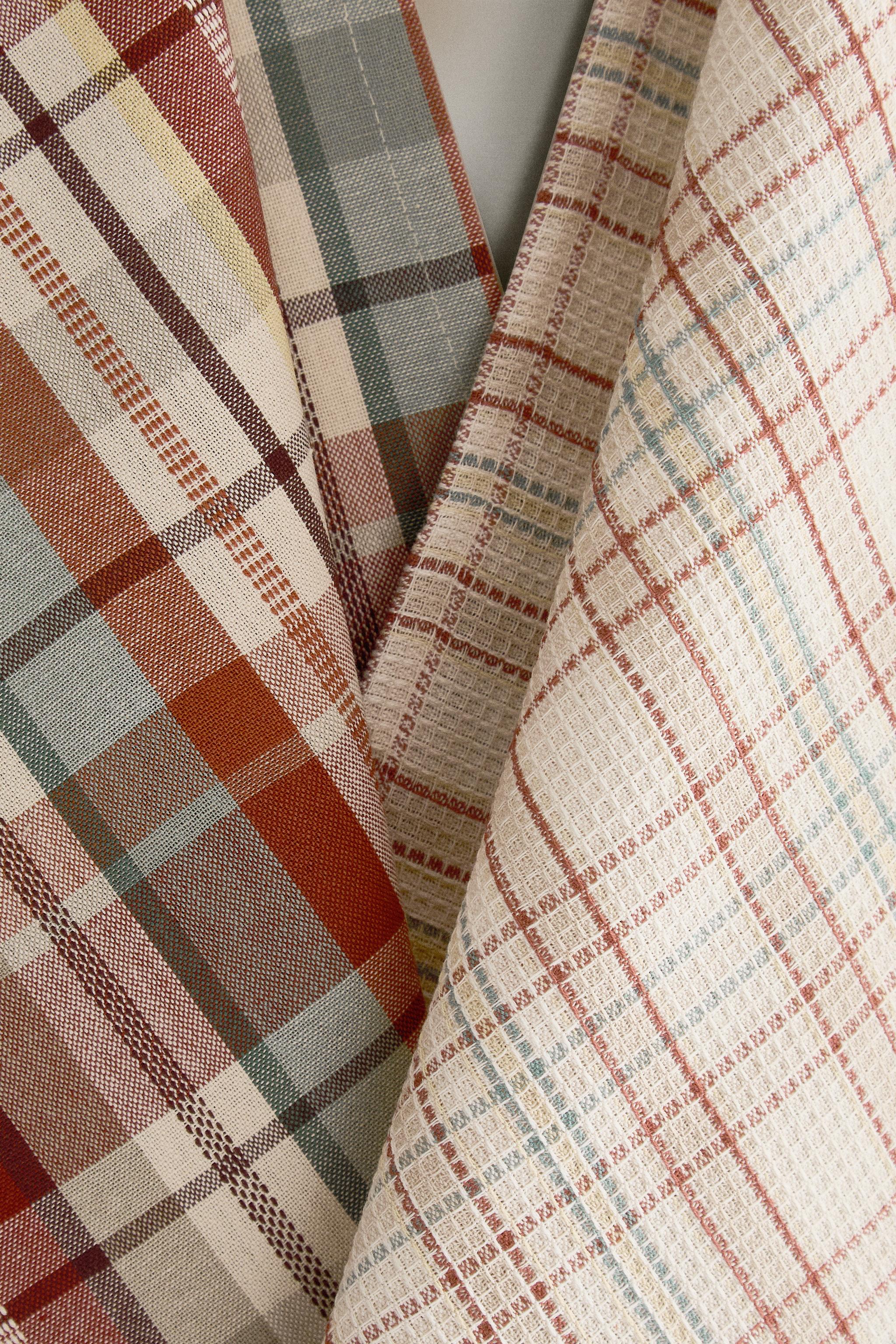 SET OF IRREGULAR CHECK COTTON KITCHEN TOWELS (SET OF 2)